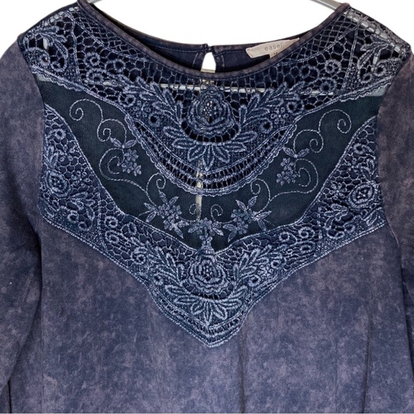 Easel | Heathered Blue Lace Inset Top M - Picture 1 of 5